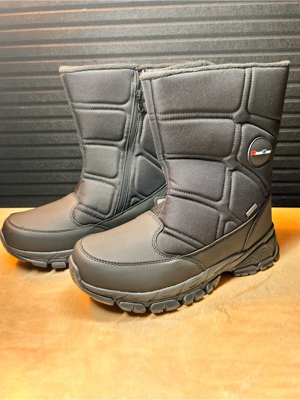 Silentcare men’s winter snow boots size 9 new with tags